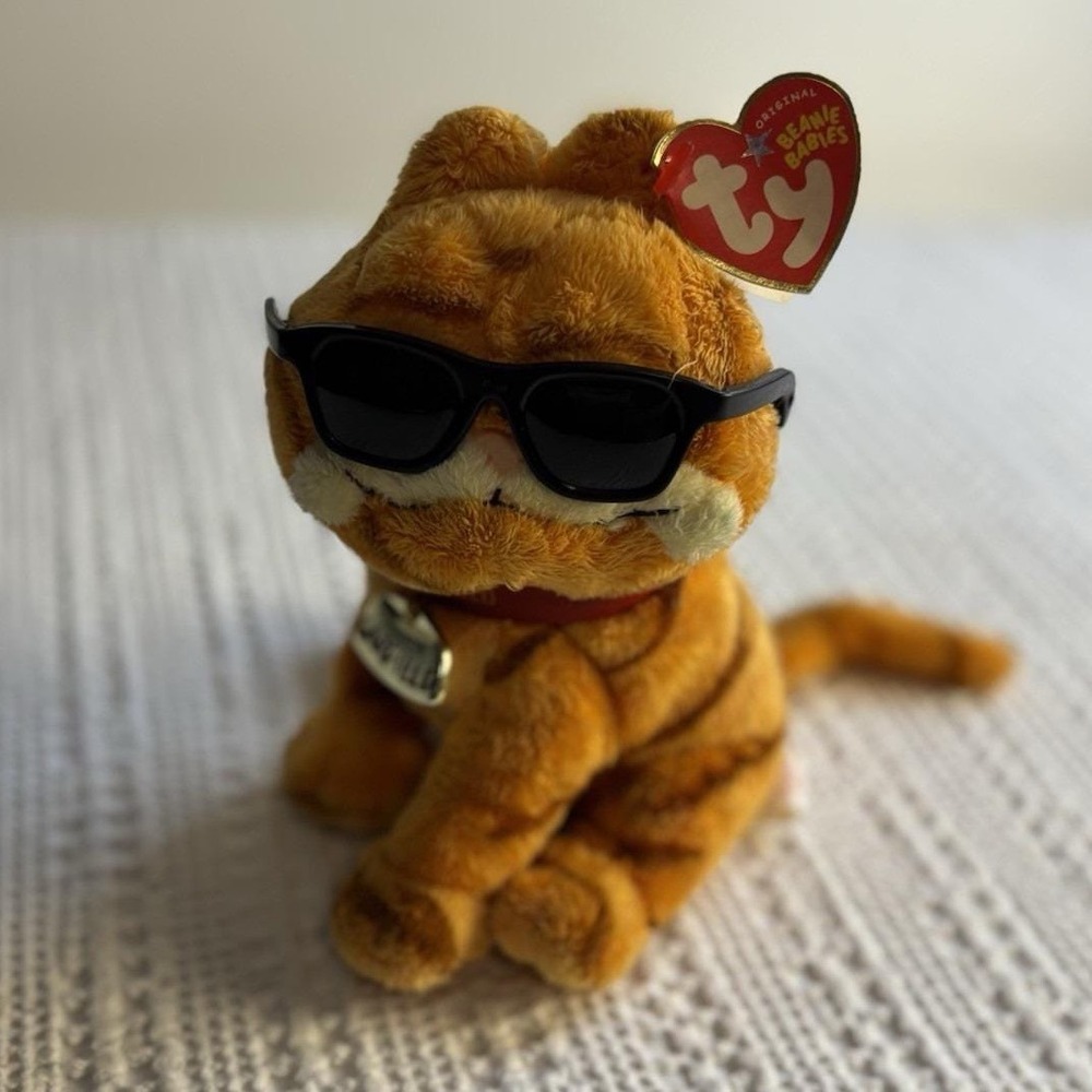 Ty Beanie Babies Cool Cat Garfield Orange Plush with Sunglasses 2004 Movie Tag